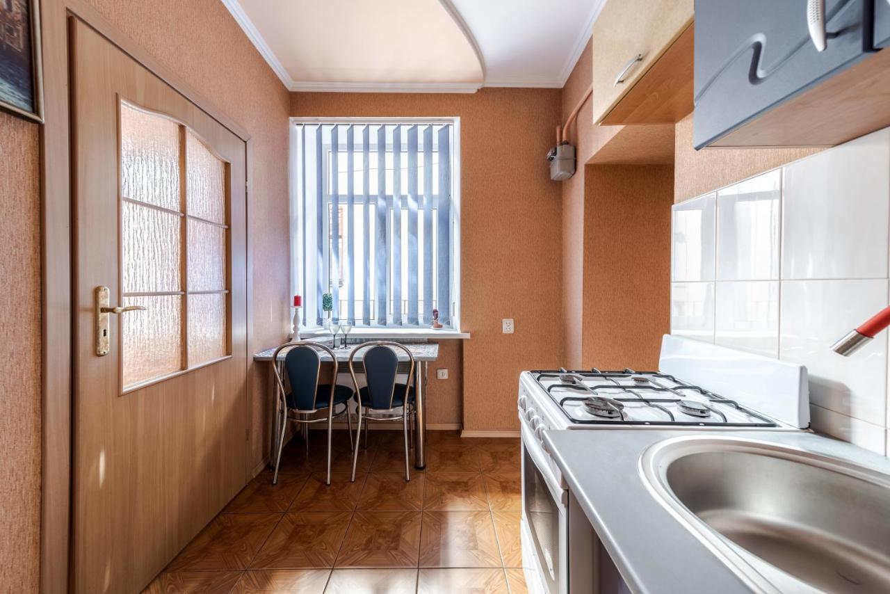 Central Apartments Rynok Lviv Exterior photo